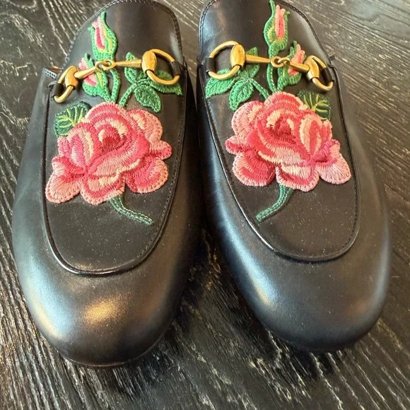 Gucci Black Floral Embroidered Mules - Picture 3 of 9